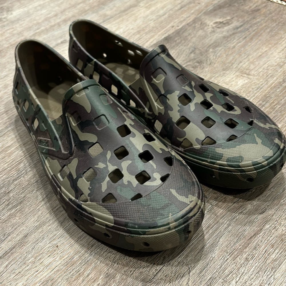 Vans Slip On - Size 9